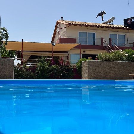 Arion Stables & Apartments Херсонисос Екстериор снимка