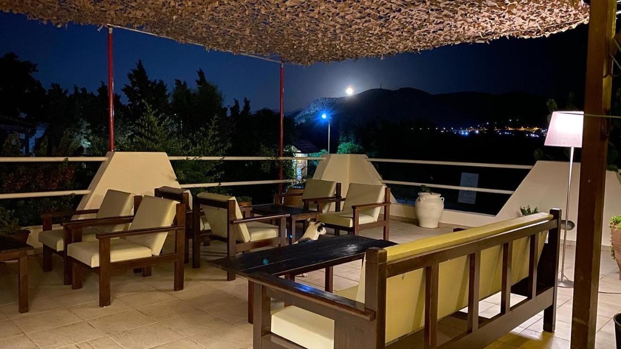 Arion Stables & Apartments Херсонисос Екстериор снимка