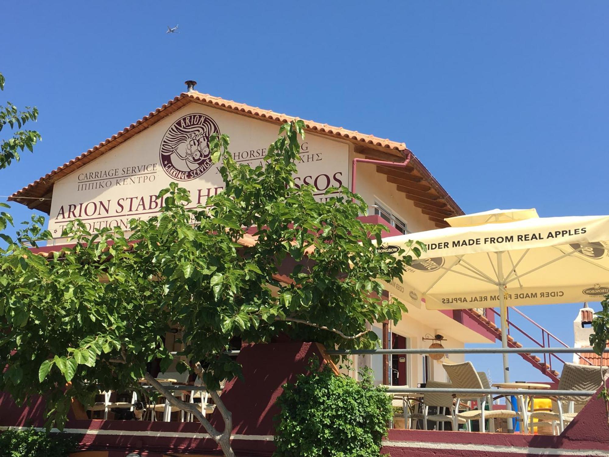 Arion Stables & Apartments Херсонисос Екстериор снимка