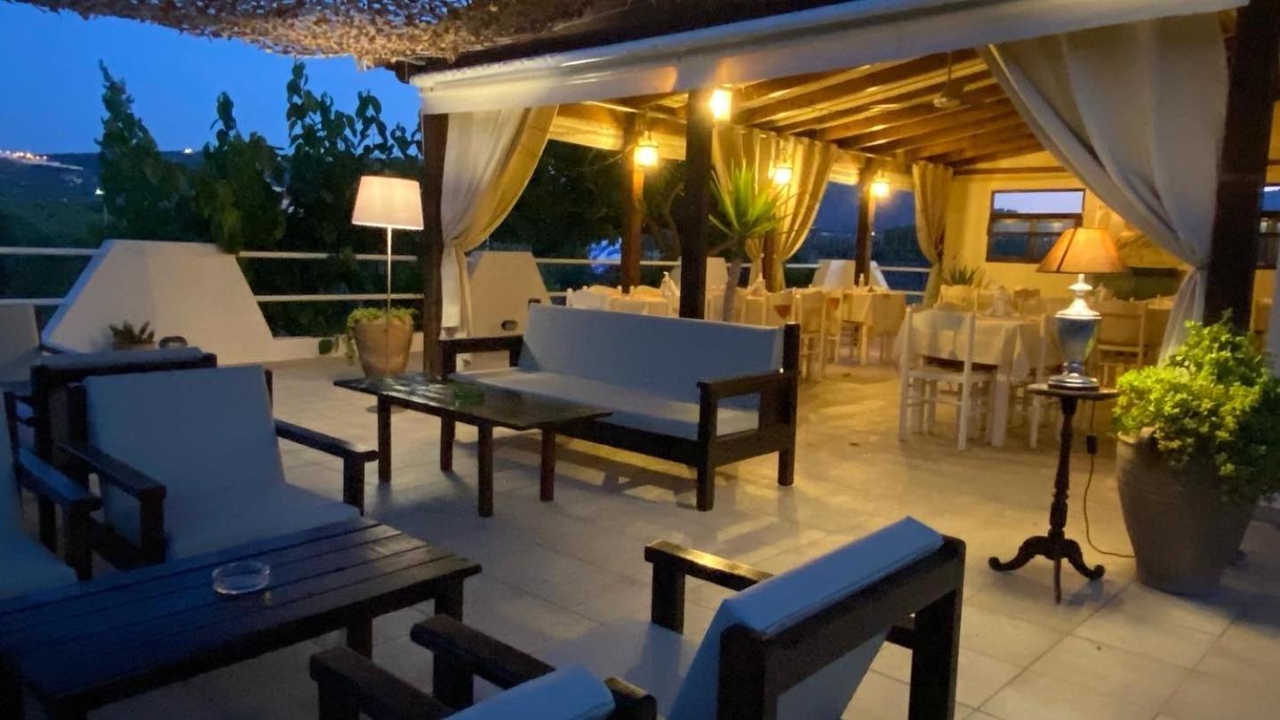 Arion Stables & Apartments Херсонисос Стая снимка