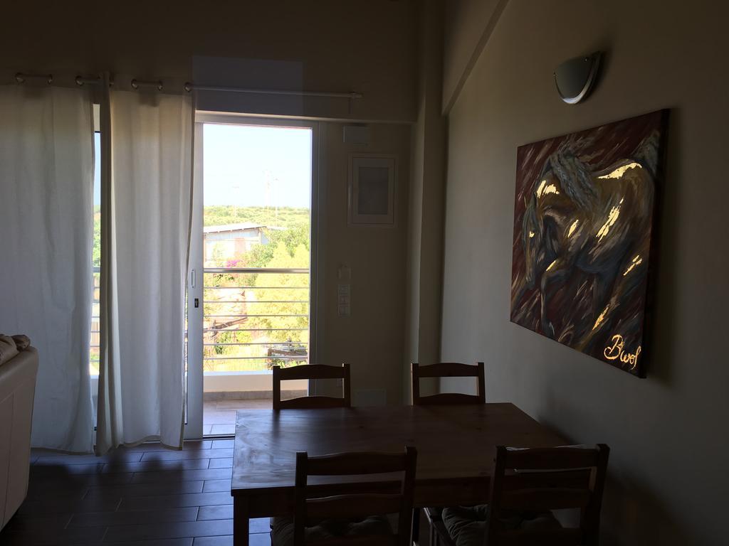 Arion Stables & Apartments Херсонисос Екстериор снимка