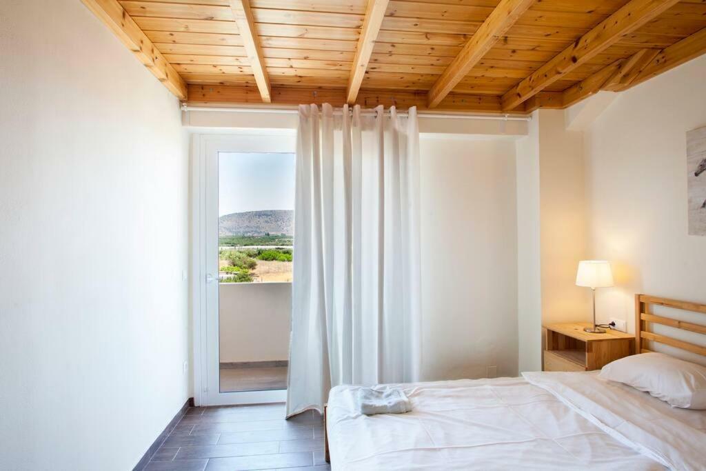 Arion Stables & Apartments Херсонисос Екстериор снимка