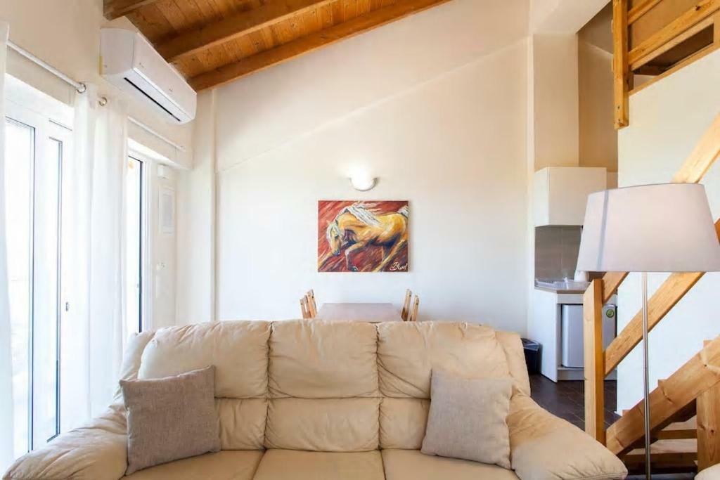 Arion Stables & Apartments Херсонисос Екстериор снимка